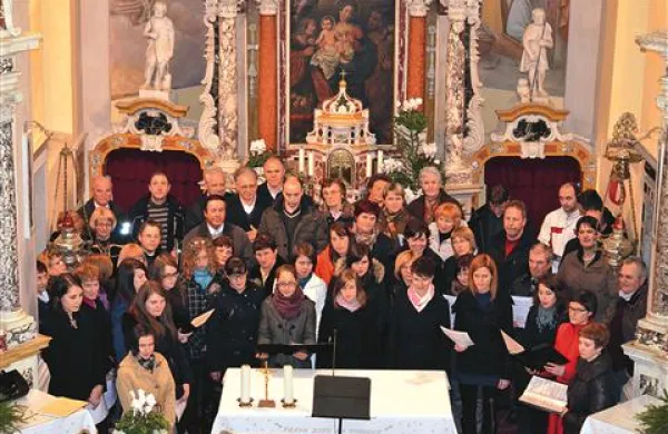 Božičnico so tokrat pripravili v šmarski župnijski cerkvi 