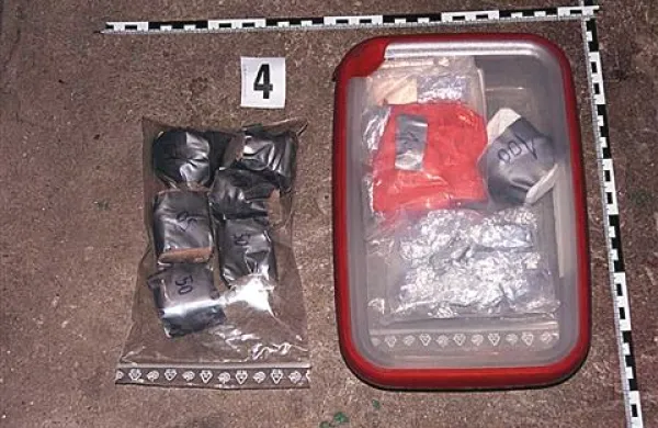 Bratoma so zasegli več kot pol kilograma heroina in dobrih 150 gramov kokaina