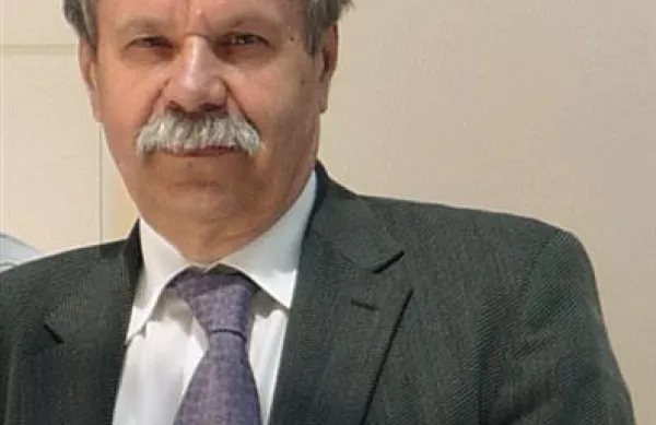 Rektor univerze Radovan Stanislav Pejovnik pojasnjuje, da sprejema objektivno odgovornost in bo globo plačal, a meni, da so shod izpeljali vzorno