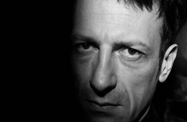 Goran Bertok: “Izkušnja taborišča se mi zdi nepredstavljiva - tako kot  izkušnja smrti. Vsi mislimo, da jo poznamo, da smo jo nekako sprejeli, dejansko pa gre za stvar, ki presega naše predstave, ki ruši vse naše koncepte.”
