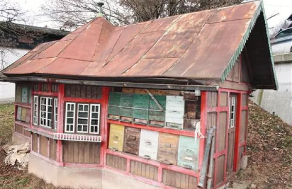   Propadajoči meščanski čebelnjak iz leta 1927 bodo obnovili