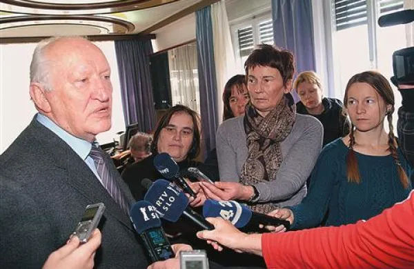 Stečajni upravitelj Mipa Miroslav Benedejčič tudi včeraj še ni mogel stisniti roke kakšnemu kupcu Mipa  