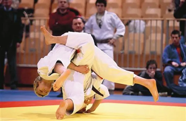 Olimpijska prvakinja  Urška Žolnir (zgoraj) je v Kopru že nastopila leta 2007
