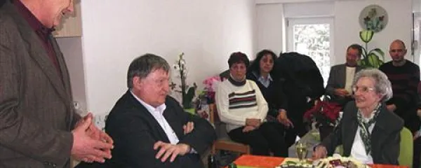 V ponedeljek  sta jih za jubilej čestitala kar dva župana: divaški Drago Božac in postojnski Jernej Verbič