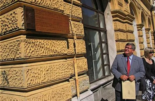 Reški župan Vojko Obersnel, ki je s svojim tvitom v soboto povzročil razburjenje v odnosih med Slovenijo in Hrvaško, je dejal, da ni mislil resno in da je šlo za “aluzijo na nek star vic” (fotografija je iz arhiva) Foto: Tomo Šajn