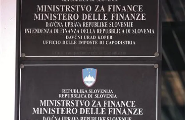 Nekdanjega koprskega davčnega inšpektorja je okrajna sodnica obsodila na pogojno kazen
