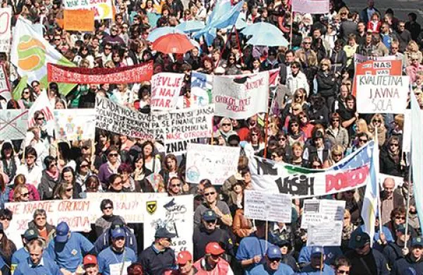 V večjih krajih bodo tudi protestni shodi