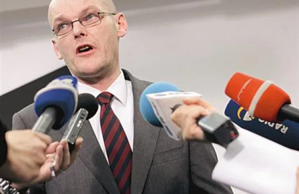 Poslanska skupina SDS se je zavzela za  nadzor nad premoženjskim stanjem predsednika Komisije za preprečevanje korupcije (KPK) Gorana Klemenčiča