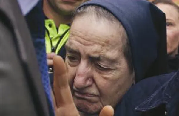 Španska nuna, ki je bila osumljena vpletenosti v krajo novorojenčkov v času vladavine Francisca Franca in v 80. letih prejšnjega stoletja, je umrla sredi sodne preiskave