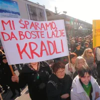 Jasno sporočilo vladi: Borili se bomo naprej!