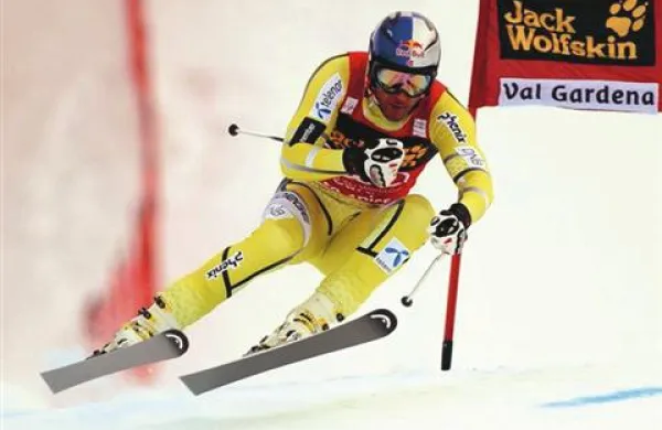Zmagovalec superveleslaloma za svetovni pokal alpskih smučarjev v Kitzbühlu je Norvežan Aksel Lund Svindal