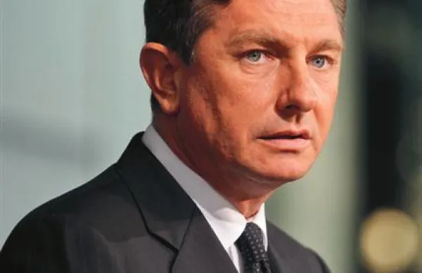  Borut Pahor meni, da bi bilo koristno, da bi šla vlada po zaupnico v DZ
