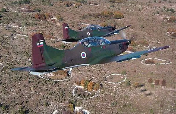 Ta teden bo na Počku precej hrupno. Z bojnimi letali Pilatus (na fotografiji) se bo namreč na mednarodno vajo Adriatic Strike 2013 tam pripravljala Letalska šola Slovenske vojske.