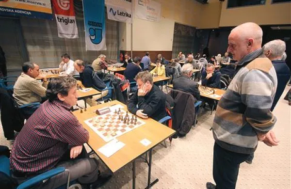 Hitov šahovski turnir se bliža sklepni fazi