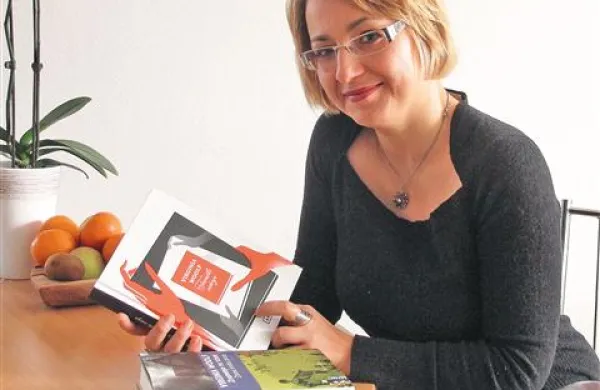 Breda Biščak, ki je med drugim iz  Virginie Woolf  tudi diplomirala, je po prevodu dela zbrane kratke proze Znamenje na steni (Beletrina, 2011) in izbranih esejih Ozki most umetnosti (Literatura, 2011) prevedla tudi dnevniške zapiske, ki so  izšli v knjigi Trenutki videnja pri založbi Arsem