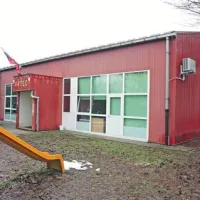 Stavba, zgrajena v letu 1980, je že dotrajana in mestoma potrebna obnove
