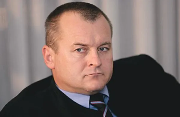 Senat DOBA Fakultete za uporabne poslovne in družbene študije Maribor je v torek soglasno sprejel sklep, da se Francu Kanglerju odvzame strokovni naslov diplomirani ekonomist