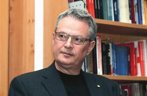 Marko Pavliha: “Kdo je koga najel, oni Republiko Slovenijo ali obratno, kdo komu plačuje masten honorar in je zato upravičen do dajanja navodil?”
