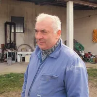 “Vse je treba ograjevati, to pa je velik strošek,” pravi Lucijan Stepančič