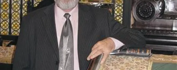 Itzhak David Margalit: “Rabin ni posrednik med bogom in Judom. Rabin je učitelj, poleg tega pa ima še veliko drugih vlog.”