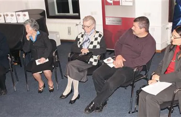 S predstavitve knjige (z leve)  Tomaž Pavšič, Marta Filli,  Iva Vadnjal, Žarko Rovšček in Martina Ožbolt 