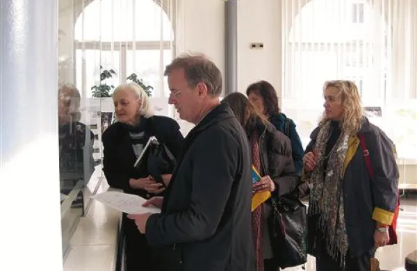 Člani Civilne iniciative za  zeleni Kampolin so vložili 824 podpisov za referendum  o gradnji stanovanj v hudourniški grapi sredi Lucije 
