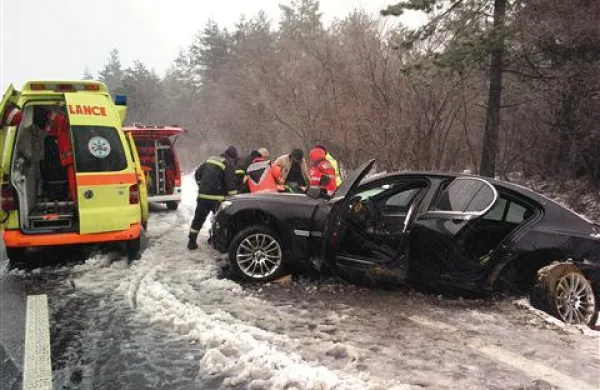  Z BMW 750 je   v  jarku ob avtocesti končal tudi Sebastjan Vežnaver