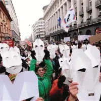 Zombiji so se namnožili kot gobe po dežju