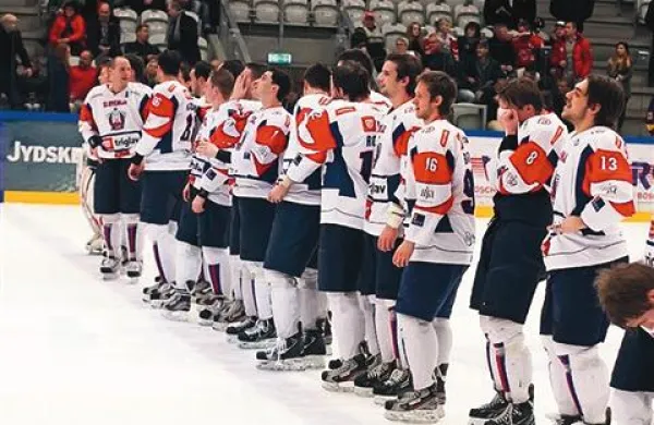 Slovenski hokejisti ob uvrstitvi na olimpijske igre niso mogli zadržati solz veselja