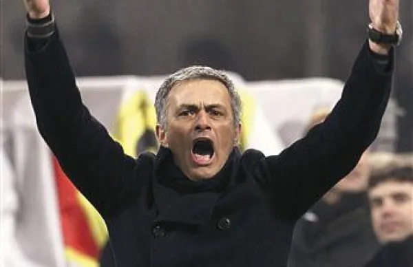 Trener Reala Jose Mourinho v elementu 