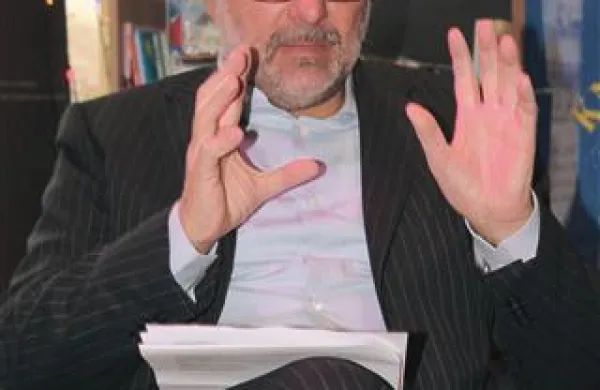Dušan Jelinčič: “Na univerzah je bil Chomsky to, kar je bil Che Guevara v kubanski in v bolivijski gverili s puško v roki.”