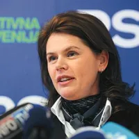 Alenka Bratušek je dejala, da lahko Miro Cerar po njihovi oceni poveže tako “leve kot desne”