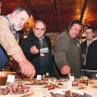 Obiskovalci so, enako kot komisija, za najboljšo klobaso izbrali izdelek Marka Viteza