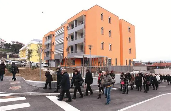 V 30  oskrbovanih stanovanjih bo najemnina znašala od 170 do 300 evrov na mesec