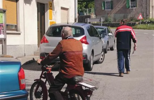 V Kostanjevici bo pošta med tednom odprta le po dve uri, med vikendom pa samo eno. Župan bo poskušal Pošto Slovenije prepričati, naj jo ohrani. 