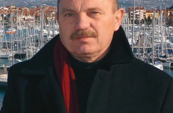 Branko Simonovič: “Kolektiv Delfina   je vajen   timskega dela. Nadzorni organ   pa se preveč vtika v vodenje  hotela, kar utegne biti   cokla  za  njegov nadaljnji razvoj.” 