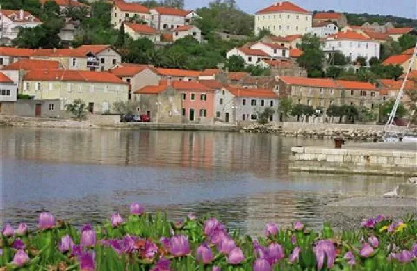 Slovenci so najštevilčnejši med tujimi državljani, ki so kupili nepremičnine na Hrvaškem med letoma 2010 in 2012 Foto: Nataša Hlaj
