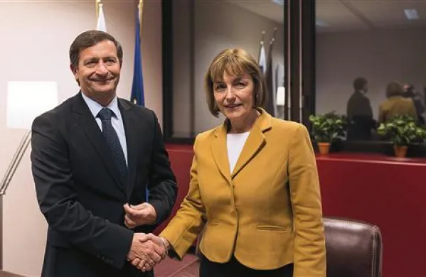 Karl Erjavec in Vesna Pusić se, kot vse kaže, v torek ne bosta srečala  