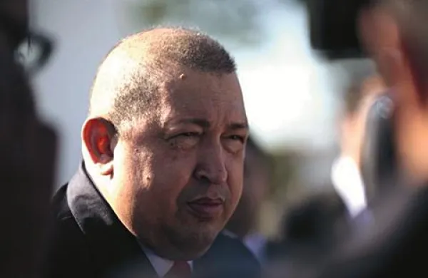 “Prispeli smo nazaj v venezuelsko domovino. Hvala, moj Bog! Hvala, ljubljeno ljudstvo. Zdaj se bom naprej zdravil tu,” je Chavez objavil na spletnem družbenem omrežju Twitter