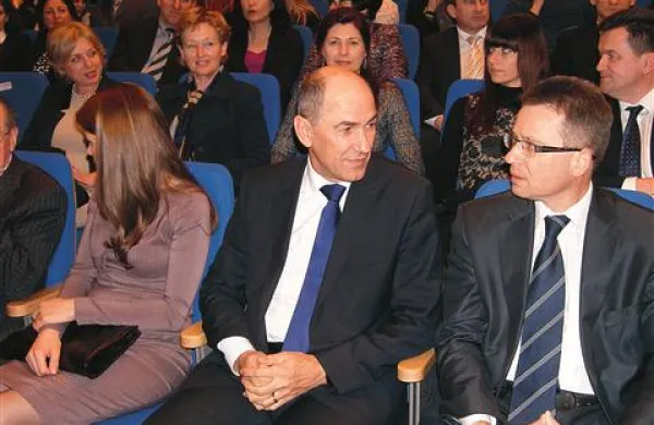 Janša je svojo potezo z Erjavcem pojasnil ob robu proslave od 24-obletnici SDS v Rogaški Slatini