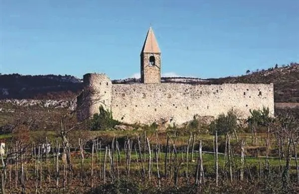 V Hrastovljah pri Kopru bo ob koncih tedna zaživel projekt Doživi Hrastovlje - skupna vstopnica