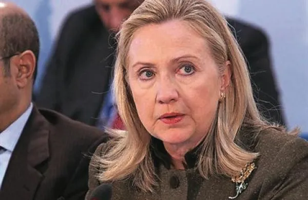 Hillary Clinton je še do nedavnega kot ameriška državna sekretarka letno zaslužila približno 149.000 evrov, zdaj pa bo kot govornica najmanj toliko zaslužila v eni uri