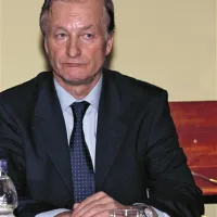 Metod Mezek: “Vsi ministri doslej so obljubljali sistemske predpise, celo snovali so nove zakone, a so doslej še vsi obtičali v predalih. Zdravstvo pa si tega preprosto več ne more privoščiti.”   