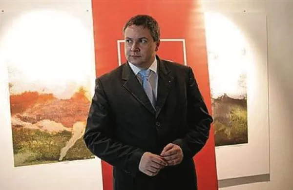 Predlog direktive Evropskega parlamenta in Sveta EU o podeljevanju koncesijskih pogodb za vodo je “podtaknjeno kukavičje jajce”, je po koncu zasedanja strokovnega sveta za kmetijstvo in okolje SD dejal poslanec SD Dejan Židan