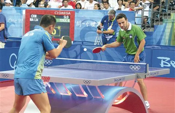 Najboljši slovenski namiznoteniški igralec Bojan Tokič je v konkurenci posameznikov hitro končal nastope na turnirju svetovne serije, odprtem prvenstvu Katarja v Dohi