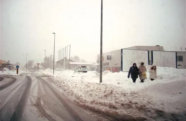 V severnejših krajih je snega več, toda tudi zimska služba deluje boljše