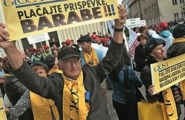 Odpovedni roki &scaron;e v zraku