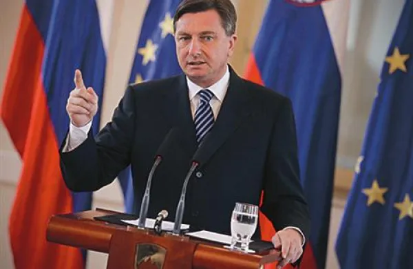 Odbor za pravično in solidarno družbo je sobotni odziv predsednika republike Boruta Pahorja na vložitev konstruktivne nezaupnice zoper aktualno vlado s strani levosredinskih strank označil za škandalozen