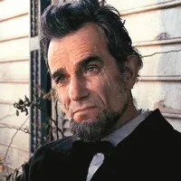 Upodobitev Abrahama Lincolna je Danielu Day-Lewisu prinesla tretjega oskarja
