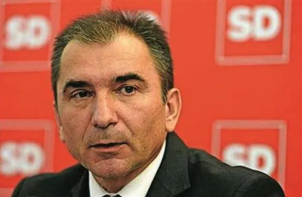 Jani Veber je z 52 glasovi za in 34 proti postal novi predsednik državnega zbora. 